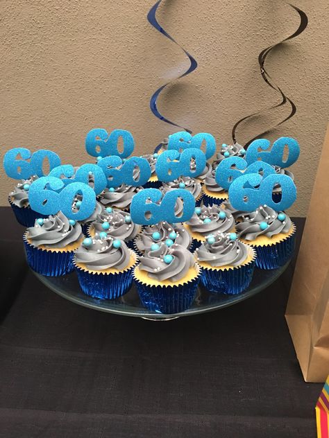 Cupcakes, 60 años, cupcakes azules Cake