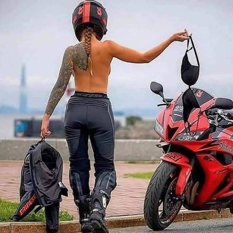 Motorbike Women, Motorbikes Women, Girl Riding Motorcycle, Rider Girl, Bike Rally, Cafe Racer Girl, Lady Riders, Hot Bikes, Ducati Monster