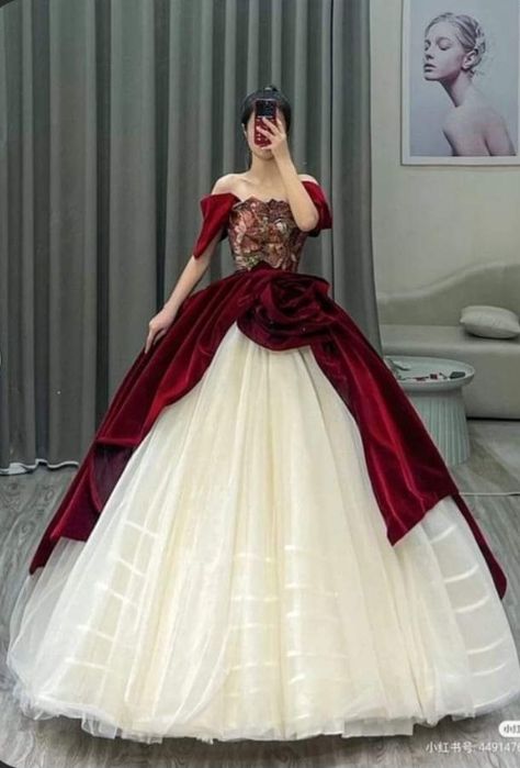 Mideval Dress, Dresses Anime, Princess Dress Fairytale, Debut Dresses, Red Ball Gown, Fairytale Gown, Wedding Dress Bustle, White Ball Gowns, Elegant Ball Gowns