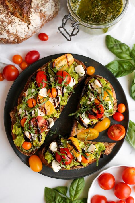 Avocado Toast Platter, Pesto Avocado Toast, Caprese Avocado Toast, Caprese Avocado, Toast Restaurant, Tomatoes And Mozzarella, Morning Sunday, Avocado Toast Recipe, Avocado Pesto