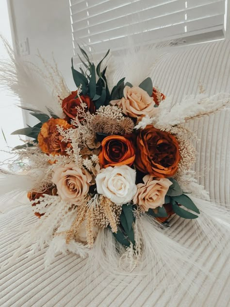 Burnt Orange Pampas Wedding, Tan Beige Wedding Theme, Burnt Orange Spring Wedding, Western Wedding Bouquets, Western Bouquet, Burnt Orange Weddings Decorations, Burnt Orange Wedding Bouquet, Pampas Wedding Bouquet, Western Fall Wedding