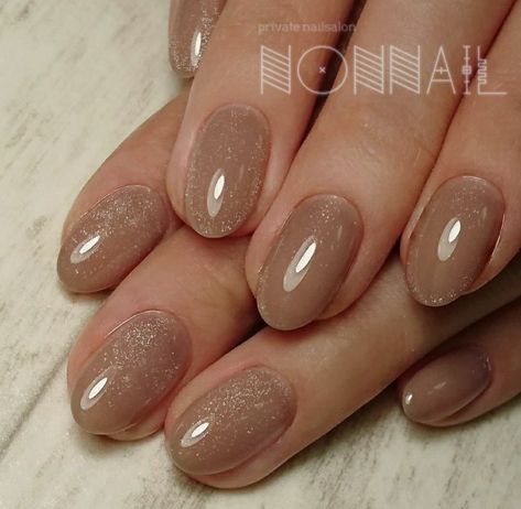 Brown Or Tan Nails, Light Brown Sparkle Nails, Light Brown Shimmer Nails, Brown Ombre Dip Nails, Nails For Brown Hands, Light Brown Nails With Glitter, Shimmer Brown Nails, Brown Sugar Nails, Light Brown Fall Nails