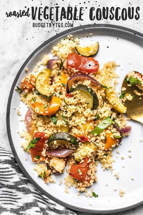 Roasted Vegetable Couscous, Vegan Budget, Vegetable Couscous, Pepper Sandwich, Couscous Recipes, Roasted Vegetable, Easy Side Dish, Couscous Salad, Cous Cous