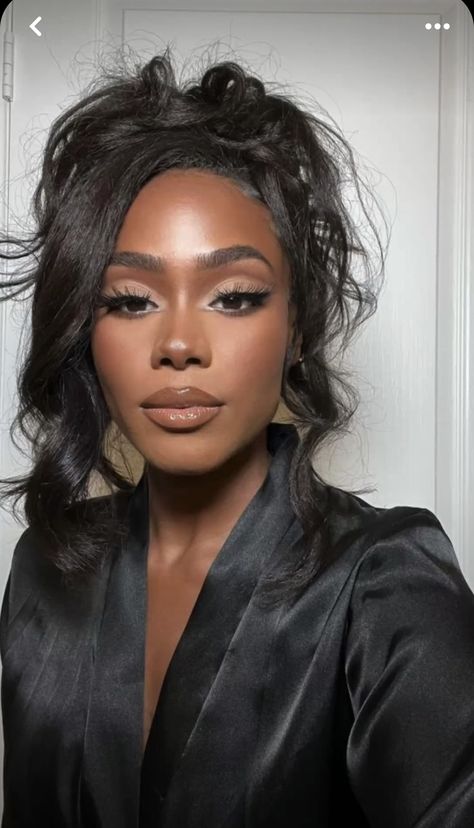 Makeup For Black Tie Event, Gala Makeup Looks Black Women, Neutral Eyeshadow Looks Black Women, Doe Eye Makeup Black Women, Fall Makeup Black Women, Dark Skin Glam Makeup, Dramatic Makeup For Black Women, Eyeshadow For Black Dress, Nude Cut Crease Makeup