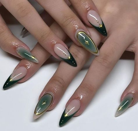 Light Nails Colors, Ive Nails Kpop, Camp Flog Gnaw Nails, Peter Rabbit Nails, Call Of Duty Nails, Green 3d Nails, Green Nails 2024, Dark Green Nails Prom, Nails Art Vert