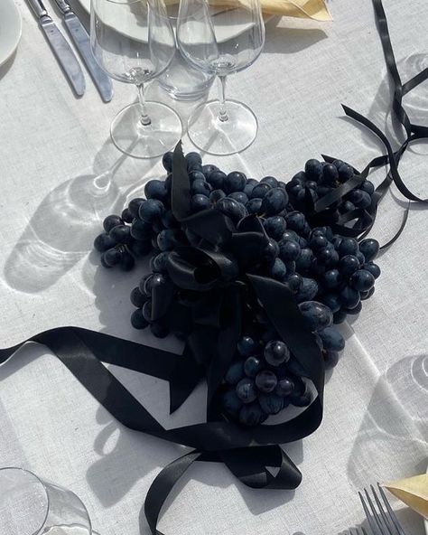 🍇 Wedding Bar Arrangement, Fruit Styling, Moody Tablescape, Grape Decor, Dinner Party Decorations, Black Grapes, Table Set Up, Wedding Ties, Wedding Mood Board