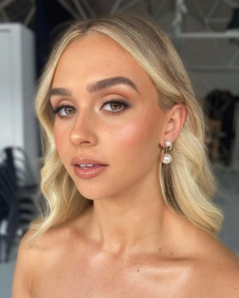 Bridesmaid Makeup Glowy, Light Natural Bridesmaid Makeup, Bridesmaid Makeup Simple, Dewy Prom Makeup, Enhanced Natural Wedding Makeup, Debs Makeup, Subtle Bridesmaid Makeup, Blonde Bridesmaid Makeup, Bridesmaid Simple Makeup