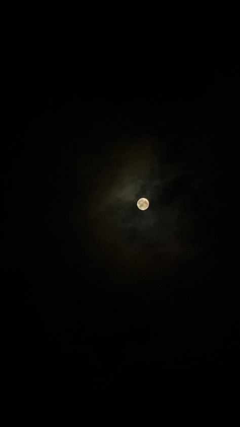 Full Moon Photography Night, Fake Moon Snap, Full Moon Snapchat Story, Moon Snap Video, Dark Night Moon Aesthetic, Moon View Aesthetic, Moon Snap Streak, Moon Dpz, Moon Snap Ideas