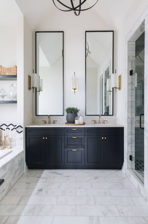 18 Unique Modern Bathroom Ideas | Cabinets, Vanities + More Moore Aesthetic, Design Interior Baie, Painted Vanity Bathroom, Painted Bathroom, Large Bathroom, Bathroom Inspiration Modern, Bad Inspiration, Decor Baie, Trendy Bathroom