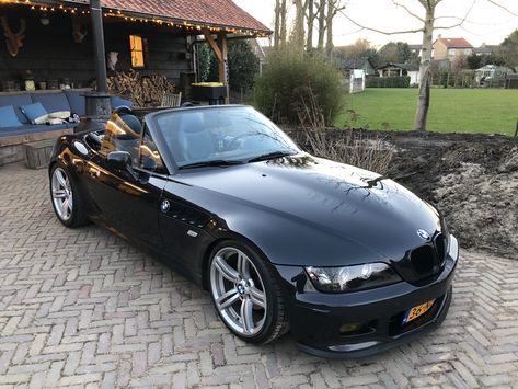 Lowered bmw z3 Bmw Z3 Tuning, Z3 Bmw, Bmw Roadster, Bmw Z1, Bmw Vintage, Panther Tattoo, Bmw Classic Cars, Bmw Z3, Bmw Classic