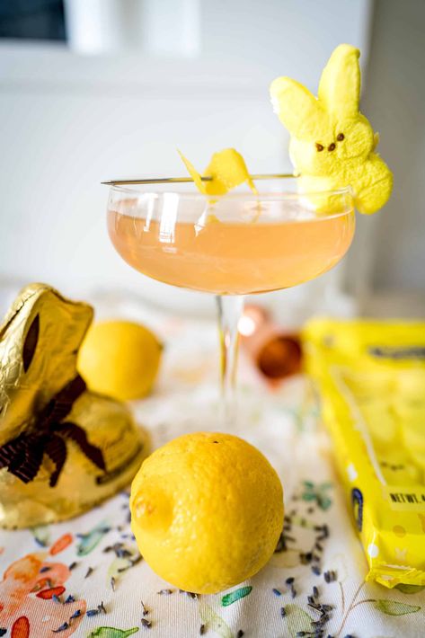 Peeps Cocktail, Easter Cocktail Recipes, Grape Cocktails, Cocktails For A Crowd, Sweet Martini, Easter Cocktail, After Dinner Cocktails, Easter Cocktails, Cocktail Juice