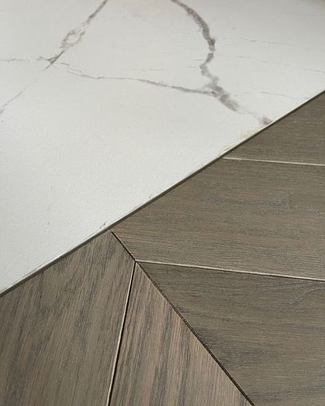 Marble Parquet Floor, Parquet And Tiles Combination, Marble And Wood Flooring Combination, Wood And Marble Floor, Marble Wood Floor, Corridor Tiles, Marble Interior Design, Grey Marble Floor, Wood Wall Tiles