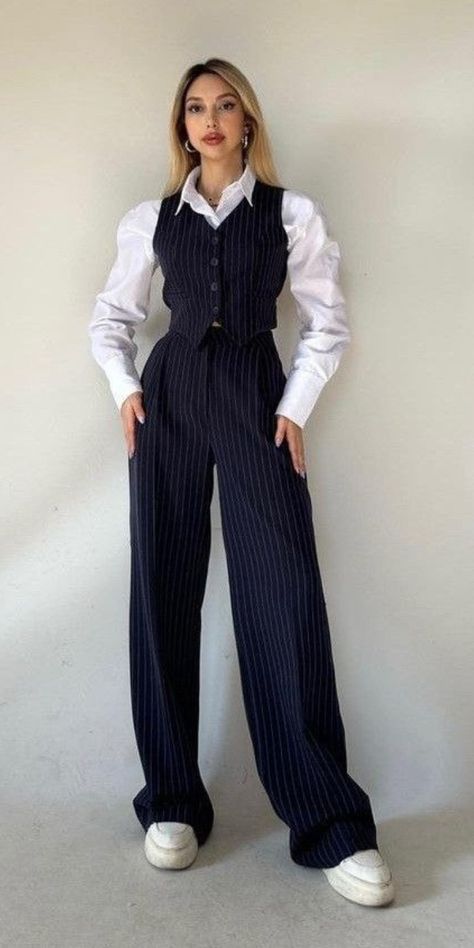 Wide Leg Pants And Vest Outfit, Customer Service Outfit, Modest Suits For Women, Formal Vest Outfits For Women, Women Ceo Outfit, Modest Summer Outfits Aesthetic Casual, Outfit Ideas Professional, Ceo Outfit, Comfortable Aesthetic