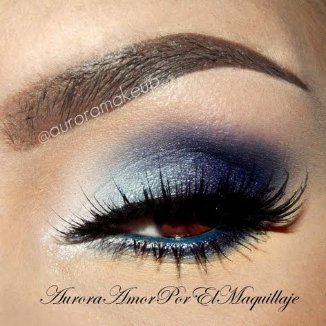 Navy blue eye shadow: Perfect regardless of the shade of your eyes. Constantly find myself relying on dark blues to enhance my hazel eyes and create a classy evening look. Grey Eye Makeup, Khol Eyeliner, Beauty Make-up, Blue Eyeshadow, Eye Makeup Tips, Blue Makeup, Hazel Eyes, Blue Eye Makeup, Smokey Eye Makeup