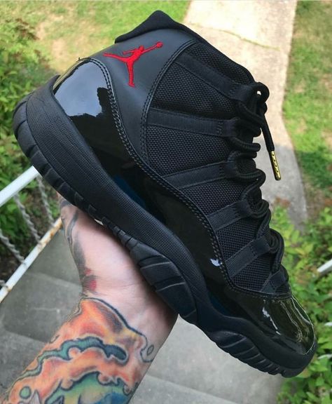 Jordans 11, Retro Jordans, Jordan 11s, Dr Shoes, Jordan Shoes Girls, Pretty Shoes Sneakers, Black Jordans, Jordan Shoes Retro, All Nike Shoes