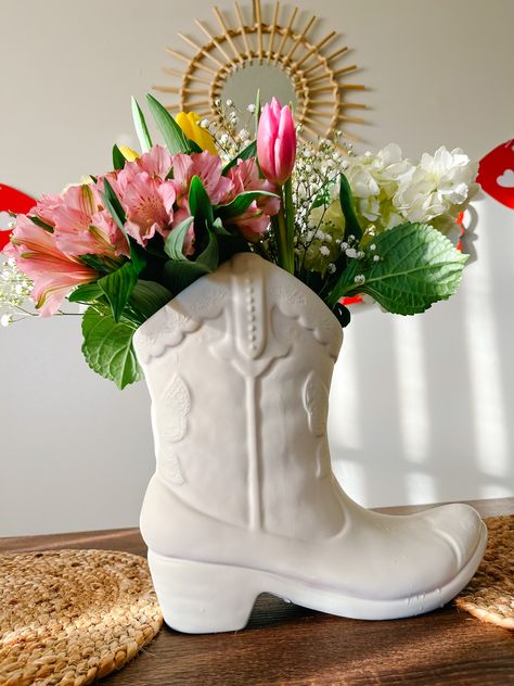 Fun College House Decor, Preppy Western Decor, Girly Country Bedroom, Bright Western Decor, Coastal Cowgirl Kitchen, Costal Cowgirl Home, Disco Cowgirl Bedroom Decor, Cowboy Boot Flower Vase, Cowgirl Boot Vase