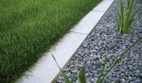 Mow Strip Ideas, Concrete Garden Edging, Landscaping Edging, Concrete Edging, Lawn Borders, Landscape Curbing, Landscaping Inspiration, Above Ground Pool Landscaping, Garden Border