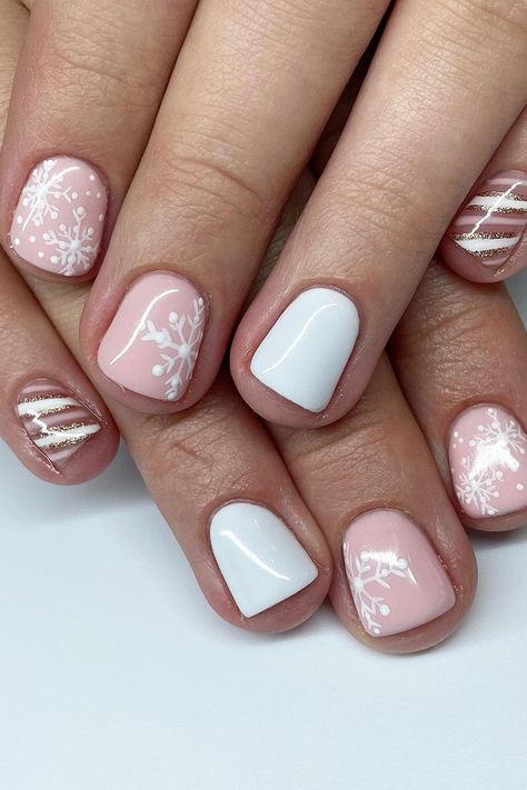 Trendy Winter Nails, Nails Gels, Snowflake Nail Design, Winter Nail Ideas, Red Acrylic Nails, Pink Winter, Snowflake Nails, Cute Gel Nails, Christmas Nails Acrylic