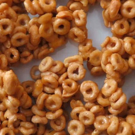 Cheerios Nuggets - Life's A Tomato Mini Doughnut Hot Buttered Toasted Cheerios, Cheerio Snacks, Cheerios Snacks, Cheerios Recipes, Cheerios Cereal, Mini Doughnuts, Nutrition Labels, Cereal Recipes, Roasted Peanuts