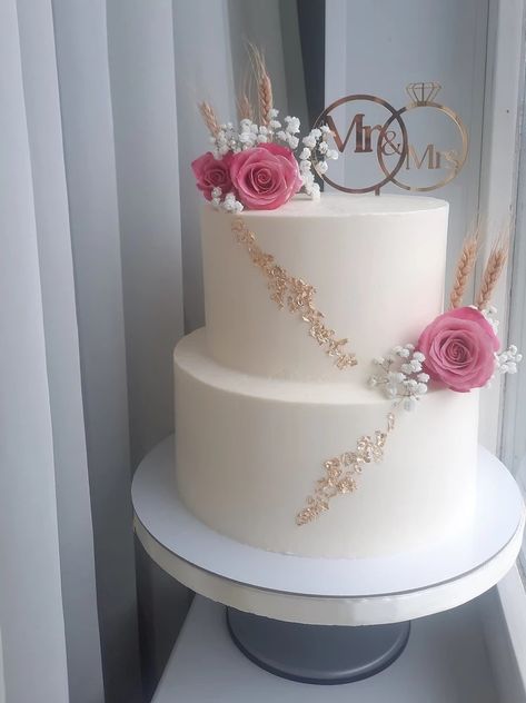 Two Tier Simple Cake, Wedding Cake Simple 2 Tier, 2 Tier Anniversary Cake, Anniversary Cake Simple, Wedding Cake Simple, Beautiful Couple Quotes, Wedding Artwork, Cakes Design, Cake Simple