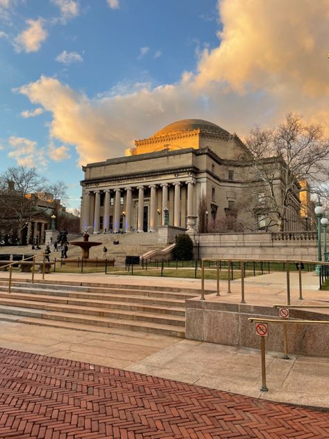 Columbia Campus, Columbia Law, Columbia University Aesthetic, Columbia Uni, Columbia College, College Vision Board, Life Goals Future, Columbia University, School Campus