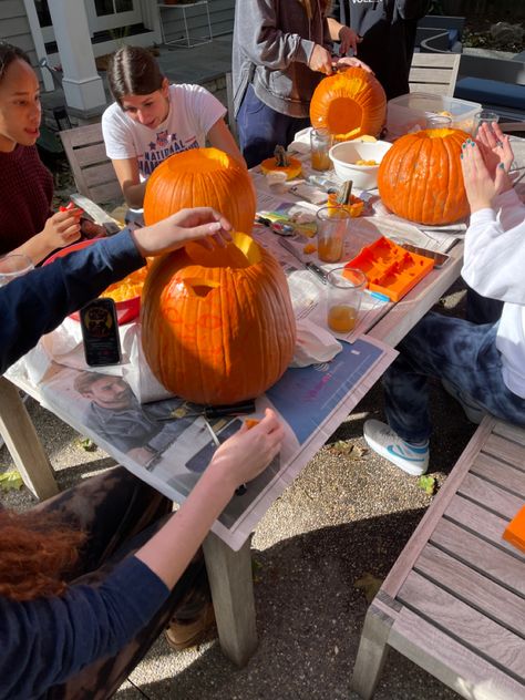 Pumpkin Carving Event, Friends Carving Pumpkins, Pumpkin Carving With Friends, Friends Pumpkin Carving, Pumpkin Painting Aesthetic, Romanticizing Autumn, Halloween Sleepover, Cute Pumpkin Carving, Fall Ball