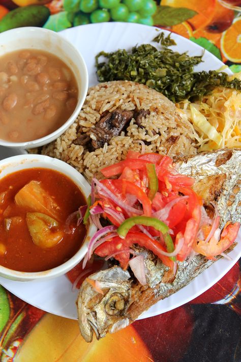 One of the best Tanzanian meals I've ever had Tanzanian Food, Different Types Of Food, Tanzania Food, Kenyan Food, Africa Food, Egyptian Food, Dar Es Salaam, Moroccan Food, Global Recipes