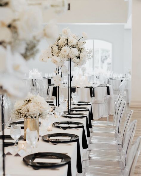 Black White And Clear Wedding, Black And White Tent Wedding, Black And White Reception Decor, Black And White Wedding Reception, Wedding Decorations Diy Centerpiece, Wedding Top Table, White Weddings Reception, Black And White Wedding Theme, Wedding Background Decoration