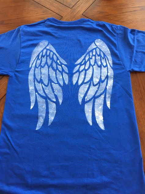 Spray Paint Tshirt Designs, Spray Paint Shirt, Tshirt Design Diy, Tshirt Painting, Diy Wings, Fabric Paint, Blue Tshirt, Spray Painting, Blue Shirt