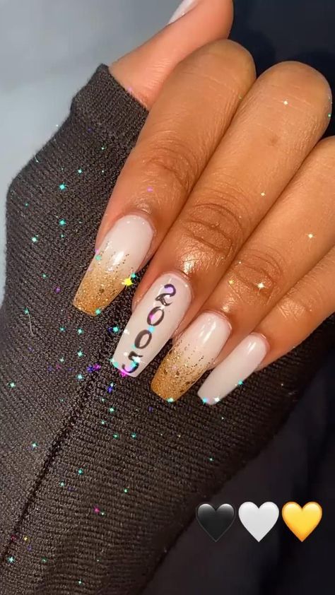 Pin on Nails 2005 Nails Acrylic, Class Of 2023 Nail Designs, Birthday Nails With Year, Graduation Nails Class Of 2023, Nails With Dates On Them, Senior Nails Graduation, 2005 Nails, Middle Finger Nail Design, Gold Graduation Nails