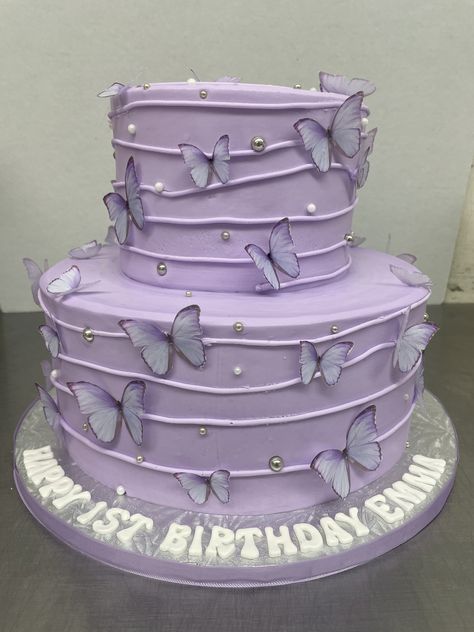 Blue And Purple Birthday Theme, Lavender And Silver Sweet 16, Purple Cake Aesthetic, Lavender Butterfly Cake, Purple Theme Cake, Purple Cakes With Butterflies, Purple Butterfly Cake Birthdays, Quince Cakes Lilac Butterfly, Purple Butterfly Birthday Theme Cake