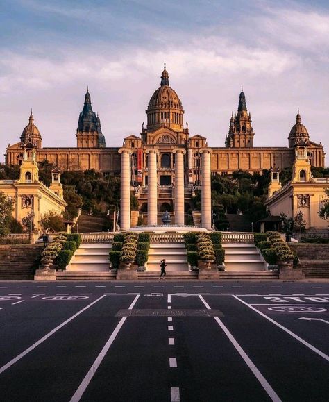 Barcelona Art Museum, Catalonia Spain, Barcelona Catalonia, Places In Europe, Beautiful Photos Of Nature, National Museum, Travel Bucket List, Museum Of Art, Barcelona Cathedral