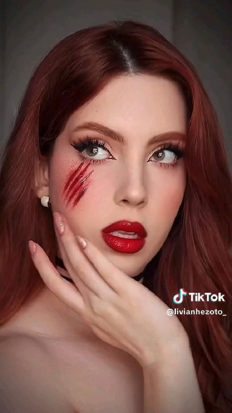 Halloween Scratches Makeup, Zombie Women Makeup, Simple Halloween Looks For Women, Easy Halloween Blood Makeup, Helovin Make Up, Possessed Halloween Costume, Evil Nurse Makeup, Zipper Face Makeup Halloween, Simple Blood Makeup