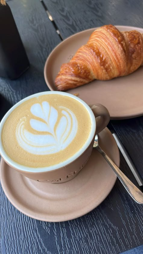 Coffee Shop Photos, Croissant Aesthetic, European Breakfast, Coffee And Me, Croissant Coffee, Me Pfp, Coffee Pics, Chocolate And Coffee, Coffee Obsession