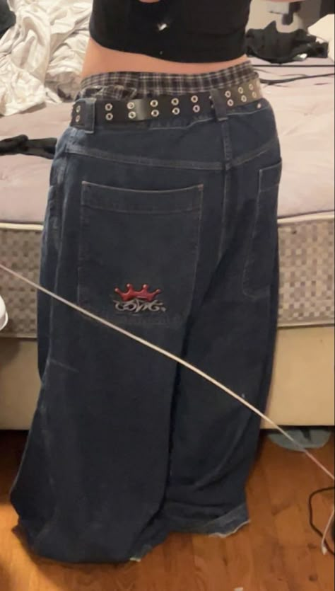 Jnco Pants Outfit, Words On Jeans, Trashy Outfits, Carpet Outfits, Jnco Jeans, Alt Outfits, Red Carpet Outfits, Baggy Clothes, 2000s Fashion Outfits