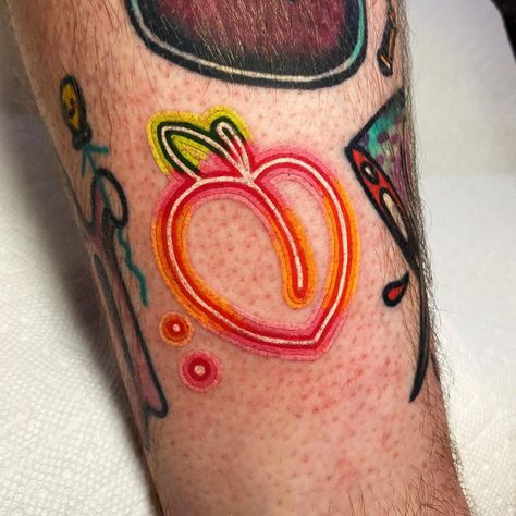 Girly Colorful Tattoos, Peach Flash Tattoo, Peaches Tattoo, Neon Tattoos, Peaches Tattoo Ideas, Traditional Peach Tattoo, Tiny Peach Tattoo, Neon Tattoo Ideas, Cute Small Peach Tattoo