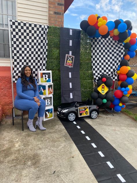 Race Car Diy Decorations, Fast And Furious Baby Shower Theme, Cars Themed Baby Shower Ideas, Monster Truck Baby Shower Theme, Race Car Theme Baby Shower Ideas, Cars Theme Baby Shower Boys, Nascar Baby Shower Ideas, Hot Wheels Baby Shower Theme, F1 Baby Shower Theme