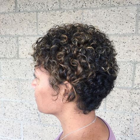 Chemo Curls, Pixie Cut Curly Hair, Short Permed Hair, Short Curly Hairstyles For Women, Curly Pixie Hairstyles, Short Curly Pixie, Curly Pixie Haircuts, Styling Tricks, Curly Pixie Cuts