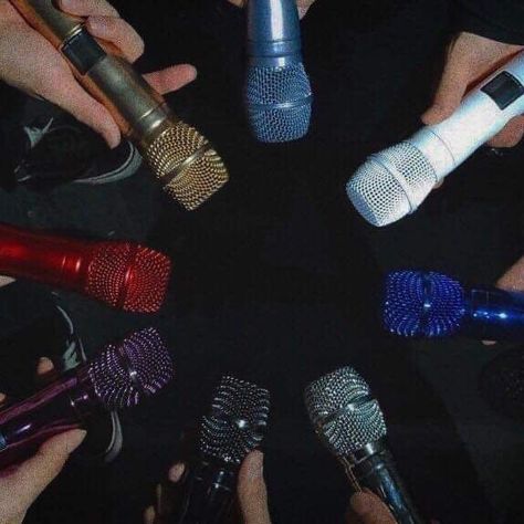 Bts Microphone, Ateez Core, Bts Mic, Iphone Wallpaper Bts, Funny Lockscreen, Concert Aesthetic, Kpop Merch, Beauty Hacks Video, Blackpink And Bts