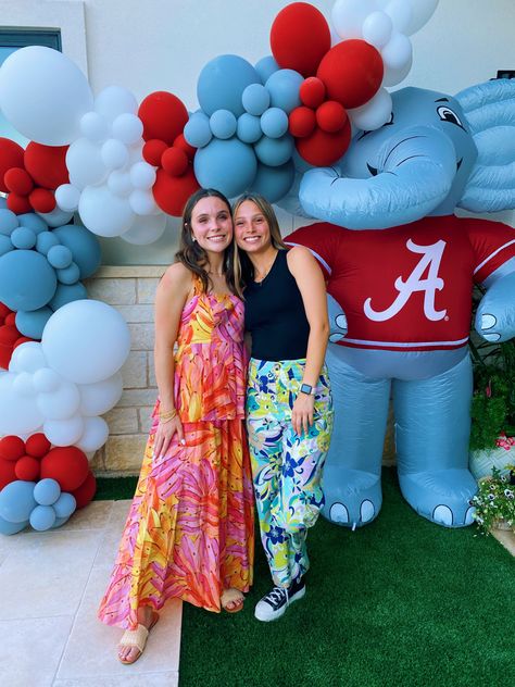 Alabama Themed Party, Alabama Football Party Decorations, Alabama Football Birthday Party, Bama Graduation Party, Alabama Party Decorations, Alabama Birthday Party, Uga Grad Party, University Of Alabama Graduation Party, Alabama Graduation Party