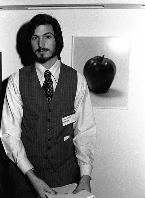 Steve Jobs 1977 #apple #stevejobs Steve Jobs Young, Next Computer, Steve Jobs Apple, Steve Wozniak, Apple Ii, Jobs In Art, Ashton Kutcher, Gone Too Soon, People Of Interest