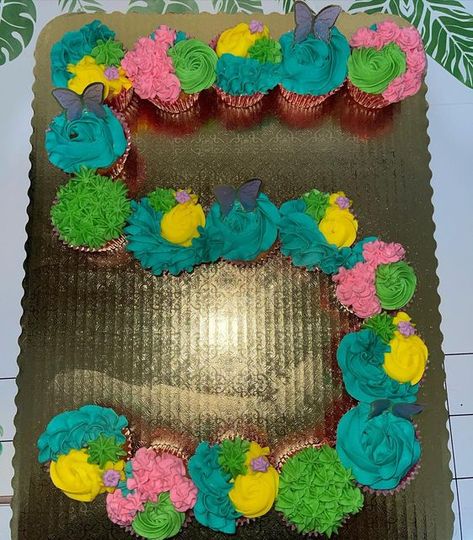 RJ Bakester Treats on Instagram: "Encanto Themed Number 5 PullApart Cupcake Cake Happy 5th Birthday Julissa 🌺💐🪷 #bakestertreat #sweettreat #vanillacupcake #foodislove #birthdayseason #confetti #encanto #flowerscupcake #pullapartcupcakes #jamaicanbaker #homemadecake" Encanto Cupcake Cake, Encanto Birthday Cupcakes, Encanto Pull Apart Cupcakes, Buttercream Encanto Cake, Encanto Theme Cupcakes, Happy 5th Birthday, Pull Apart Cupcakes, Vanilla Cupcakes, Frozen Party