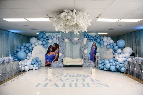 This Luxe Blue Baby Shower Blooms with S. Dulcio Florals & Design | S. Dulcio Florals & Design | PartySlate Big Baby Shower Ideas, White And Blue Baby Shower Ideas, Blue And Gold Baby Shower Ideas, Blue Boy Baby Shower Ideas, Baby Shower Blue Theme, Blue Baby Shower Ideas, Cloud Baby Shower Theme, Shower Colors, Fancy Baby Shower