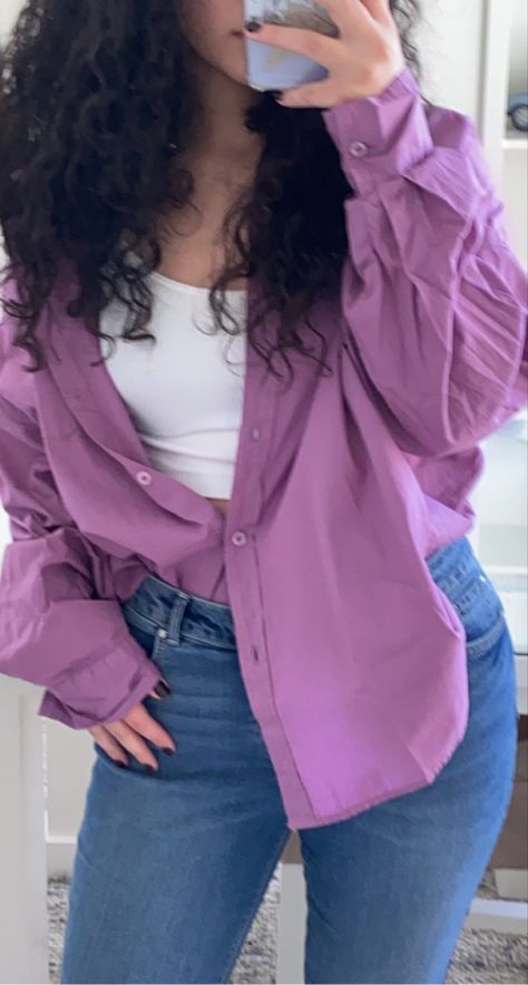 Purple Button Up Shirt Outfit Women, Outfit With Purple Shirt, Purple Button Up Shirt Outfit, Purple Shirt Outfit, Purple Shirt Outfits, Purple Top Outfit, Silk Top Outfit, Satin Shirt Outfit, Sporty Summer Outfits