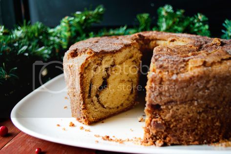 Jewish Coffee Cake Recipe, Jewish Coffee Cake, Baking Fails, Breakfast Coffee Cake, Simple Pantry, Coffee Cake Recipe, Coffee Cake Recipes, Bundt Cakes Recipes, Yellow Cake Mixes