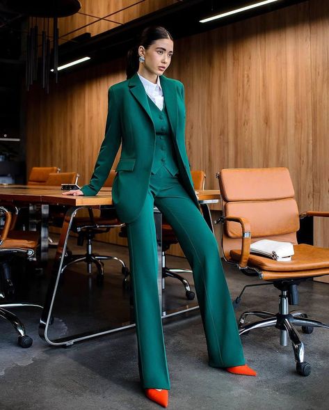 Vils Brand | Chic 3Piece Suit 😍 Emerald Double Breasted Pant Suit For Women Available Size :XS,S,M,L | Instagram Teal Suit For Women, Emerald Suit Women, Women In Suits Business, 3 Piece Suits For Women, Pant Suit For Women, Green Suit Women, 3 Piece Suit Women, Work Closet, Dapper Suits