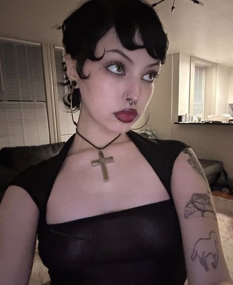 Dark Makeup Looks, Goth Hair, Swag Makeup, Goth Makeup, Dark Makeup, Cut My Hair, Glam Makeup, Pixie Hairstyles, Pretty Makeup