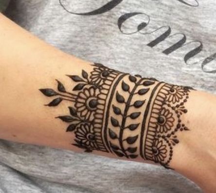 Wrist henna design #1. Wrist Mendhi Designs, Henna Design On Wrist, Single Henna Design, Henna Design Wrist, Henna Wrap Around Tattoo, Wrist Design Mehendi, Henna Designs Pattern, Bracelet Mehendi Design For Wrist, Mehendi Designs For Arms