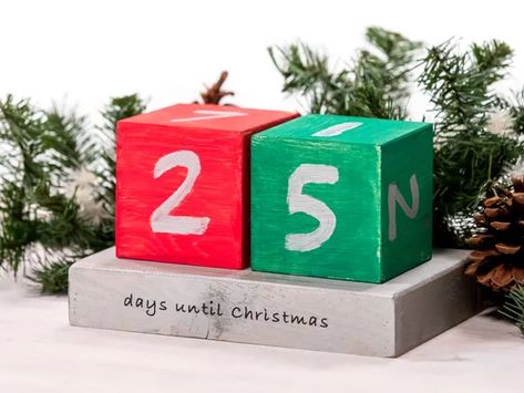 Christmas Diy Countdown, Christmas Countdown Blocks, Wooden Blocks Diy, Diy Countdown, Wood Blocks Christmas, Christmas Countdown Diy, Countdown Blocks, Christmas Party Crafts, Christmas Diy Wood