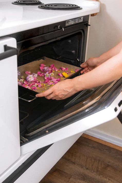 Oven Drying Flowers, How To Dry Rose Petals In The Oven, Drying Flowers In The Oven, How To Dry Flowers In The Oven, How To Dry Out Flowers, Drying Fruit, Diy Potpourri, How To Dry Flowers, Diy Notebooks